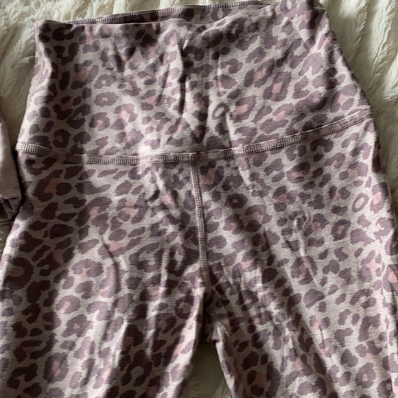 Beyond Yoga Leggings (leggings only) - Picture 3 of 3